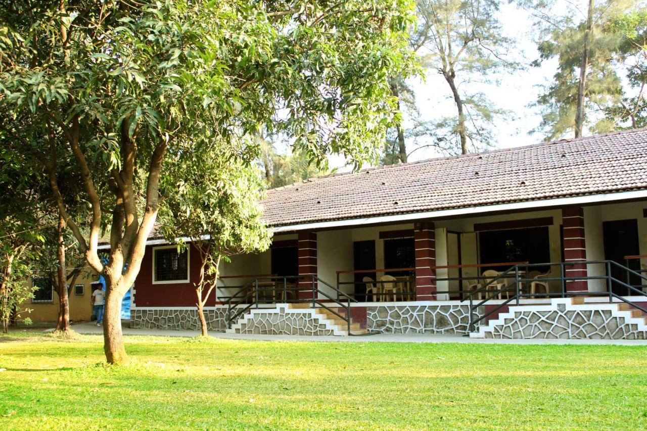 Pinewood Resort Karjat Exterior photo